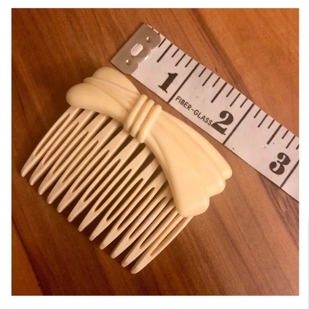 1980’s Dainty Cream Colored French Hair‎ Comb, Minimalist, Deadstock Vintage